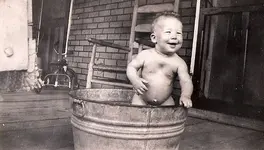 Johnny in tub2[1].webp