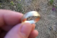 gold ring 003.webp