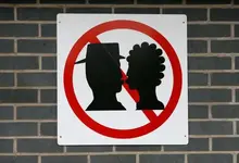 no-kissing-reuters-_133518s.webp