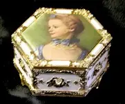 Hexagon jewelry box.webp