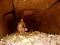 saddam\'sgold4.webp