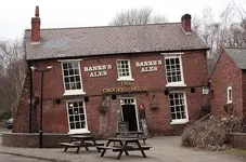 crooked house~Uk...webp