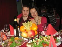 я и ира за столом2.webp