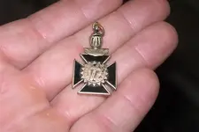 pendant 001.webp