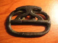 kneebuckle r.webp
