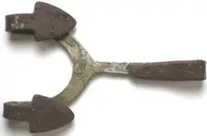 belt buckle arrow hooks.webp