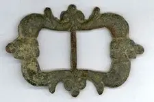 1192478295Tudor-Buckle-obv-cs[2].webp