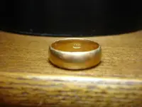 18K Ring Hallmark 002.webp
