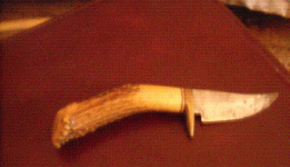 chelseaknife.GIF