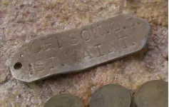 Coins Kissing Hunt Tag.webp