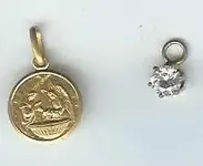 gold pendant.webp