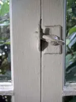 WindowHardwareLatch526.webp