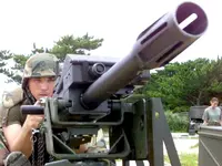 Machine_gun_-_MK-19_40_mm.webp