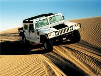 Hummer_H3HXH3T_HQ_Wallpaperes_1600x1200_Picture_Collection-12_jpg_hummer-in-desert_display.jpg