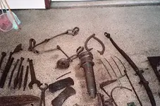blacksmith tools,tongs,drag.webp