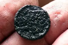 NH FINDS 06-05 003.webp