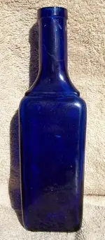 Deschiens Bottle Front (307x700).webp