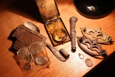 NH FINDS 06-09 002.webp