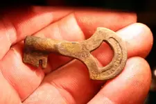NH FINDS 07-11 013.webp