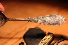 NH FINDS 06-03 022.webp
