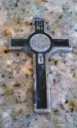 St_Benedict_Cross_Front_Irvine_Reginal_Park_060311.webp