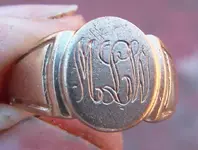 sIGNET RING 6-16 SM.webp