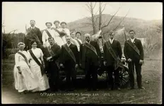 Grange photo 1913 With Officers Wearing Shoulder Sashes (600x389).webp