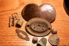 NH FINDS 08-05 012.webp