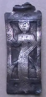 plate buckle of medieval woman 007.webp