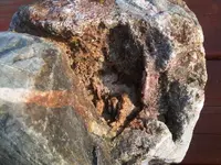 quartzinrock3.webp