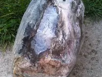 quartz in rock.webp
