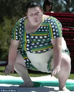 female-sumo-wrestler-05.webp