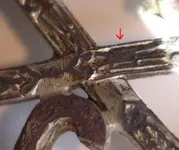 insignia_KoP-UR_crossed-swords_swordblade-detail2_TN-photobyBillS.webp