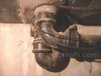 www.draindomain.com_suspended%20cast%20iron%20pipes[1].webp
