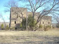 OldRuinsNorthOfDaughertyOK_Photo3.webp