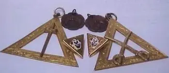 Knights of Pythias Possible sword pins.webp