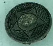 buttons lead 005_crop.webp