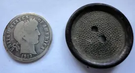 hole buttons 006_crop.webp