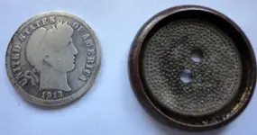 hole buttons 007_crop.webp