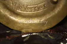 2037890111.webp
