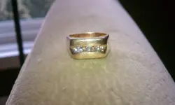 gold ring.webp