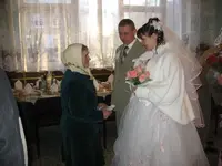 бабушка поздравляет.webp