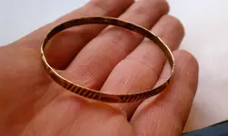 gold braclet.webp