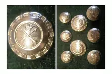 button fashion crossed arrows crown.webp