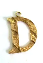 gold_d_pendant1.webp