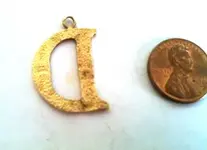 gold_d_pendant3.webp