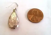 silver_earring.webp