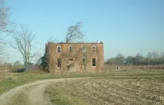 old house 002.webp
