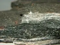 garnet-mica-schist2.webp