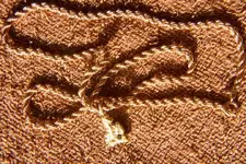 goldnugpend_1x.webp